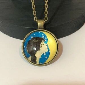 Necklace Moon and Girl, Bronze Chain, Antique Look, NWOT